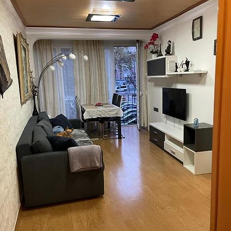 Cozy Flat Apartment ซานต์อาเตรียเดเบซอซ ภายนอก รูปภาพ