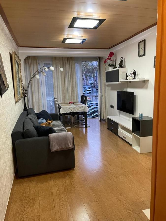 Cozy Flat Apartment ซานต์อาเตรียเดเบซอซ ภายนอก รูปภาพ