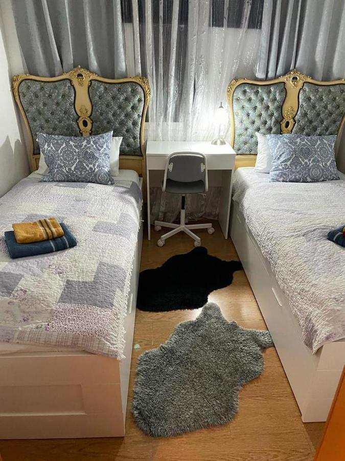 Cozy Flat Apartment ซานต์อาเตรียเดเบซอซ ภายนอก รูปภาพ