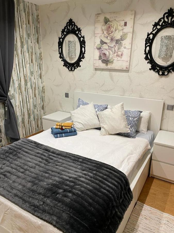Cozy Flat Apartment ซานต์อาเตรียเดเบซอซ ภายนอก รูปภาพ